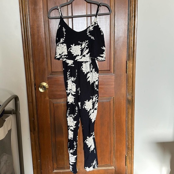 Want and Need | Floral Summer Jumpsuit Size XS - Picture 1 of 12